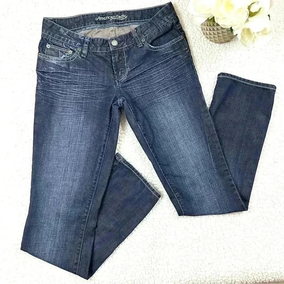 American Eagle Straight 77 Med Wash Lowrise Faded Whiskered 100% Cotton Size 6 - Picture 2 of 16